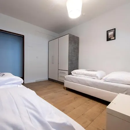 Worker Apartment Near Enschede - 4 Bedrooms - 8 Single Box-Spring Beds Appartement Gronau (Westfalen)