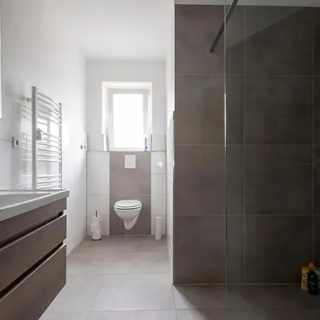 Worker Apartment Near Enschede - 4 Bedrooms - 8 Single Box-Spring Beds
