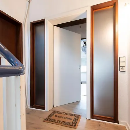 Worker Apartment Near Enschede - 4 Bedrooms - 8 Single Box-Spring Beds Appartement *