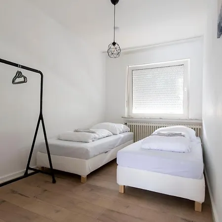 Worker Apartment Near Enschede - 4 Bedrooms - 8 Single Box-Spring Beds Appartement