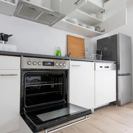 Worker Apartment Near Enschede - 4 Bedrooms - 8 Single Box-Spring Beds