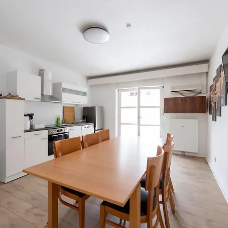 Apartment Workers Home- - 8 Single Box Spring Beds - Near Enschede *